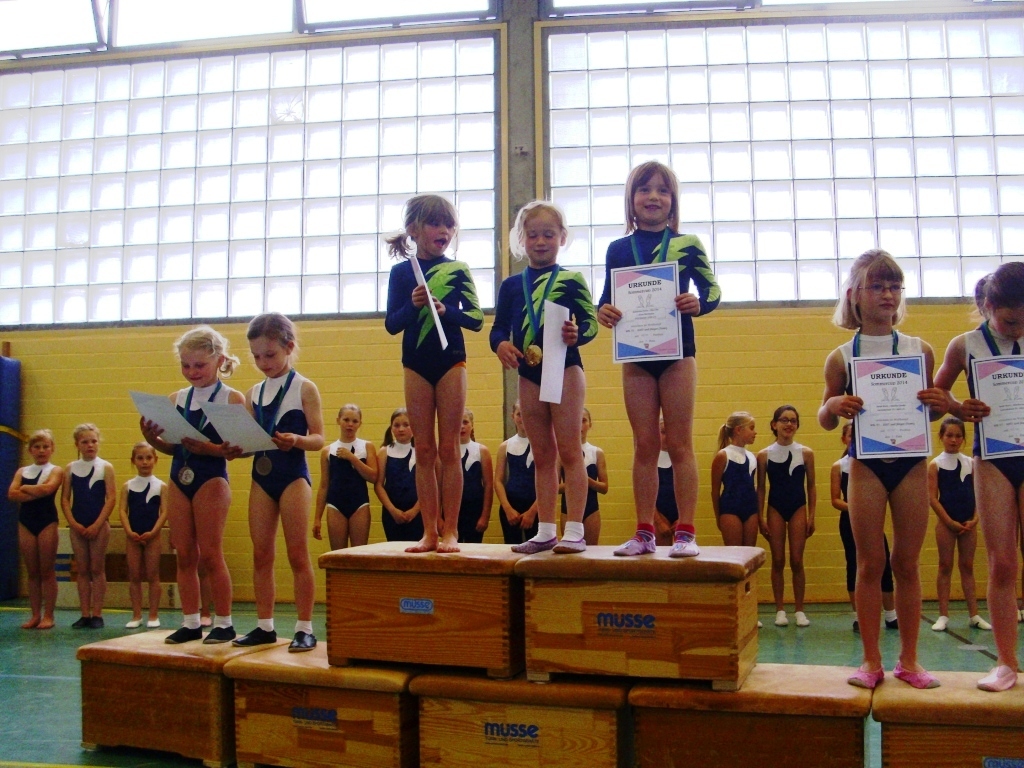 o.v.l. Anna Herrmann Nia Otte Katharina Heinz